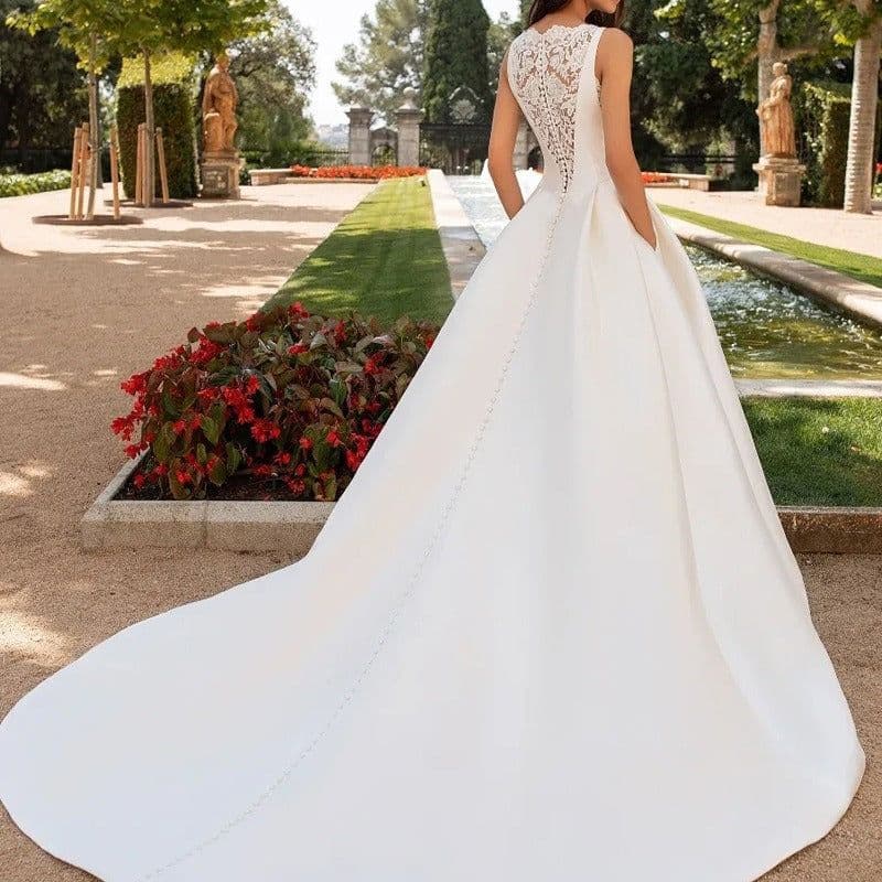 image-French Retro Lace Advanced Texture Satin Slim Bridal Simple Elegant Trailing Wedding Dress