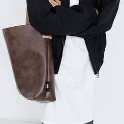 image-2-color Wide Shoulder Strap Contrast Color Large Capacity Totes