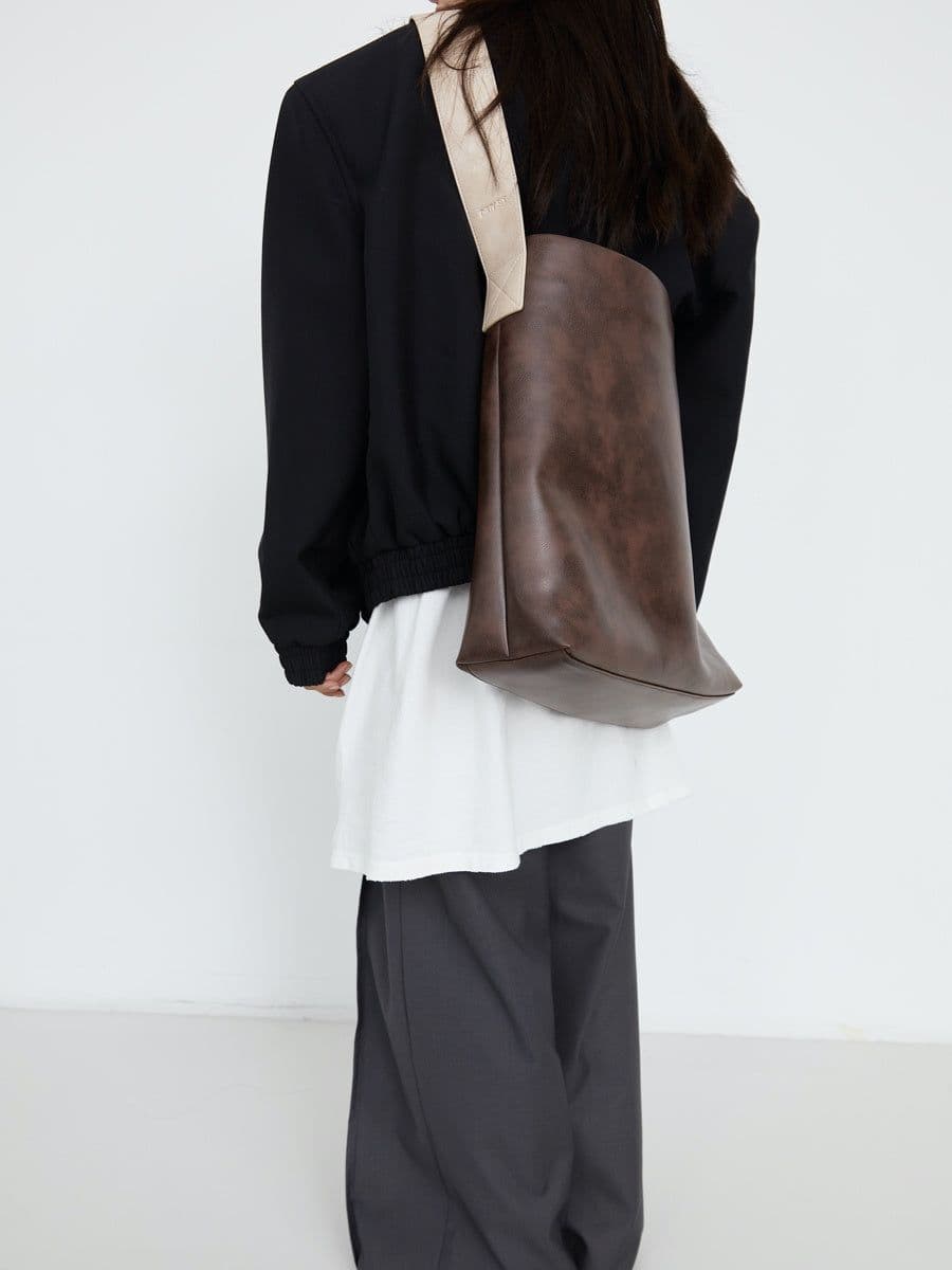 image-2-color Wide Shoulder Strap Contrast Color Large Capacity Totes