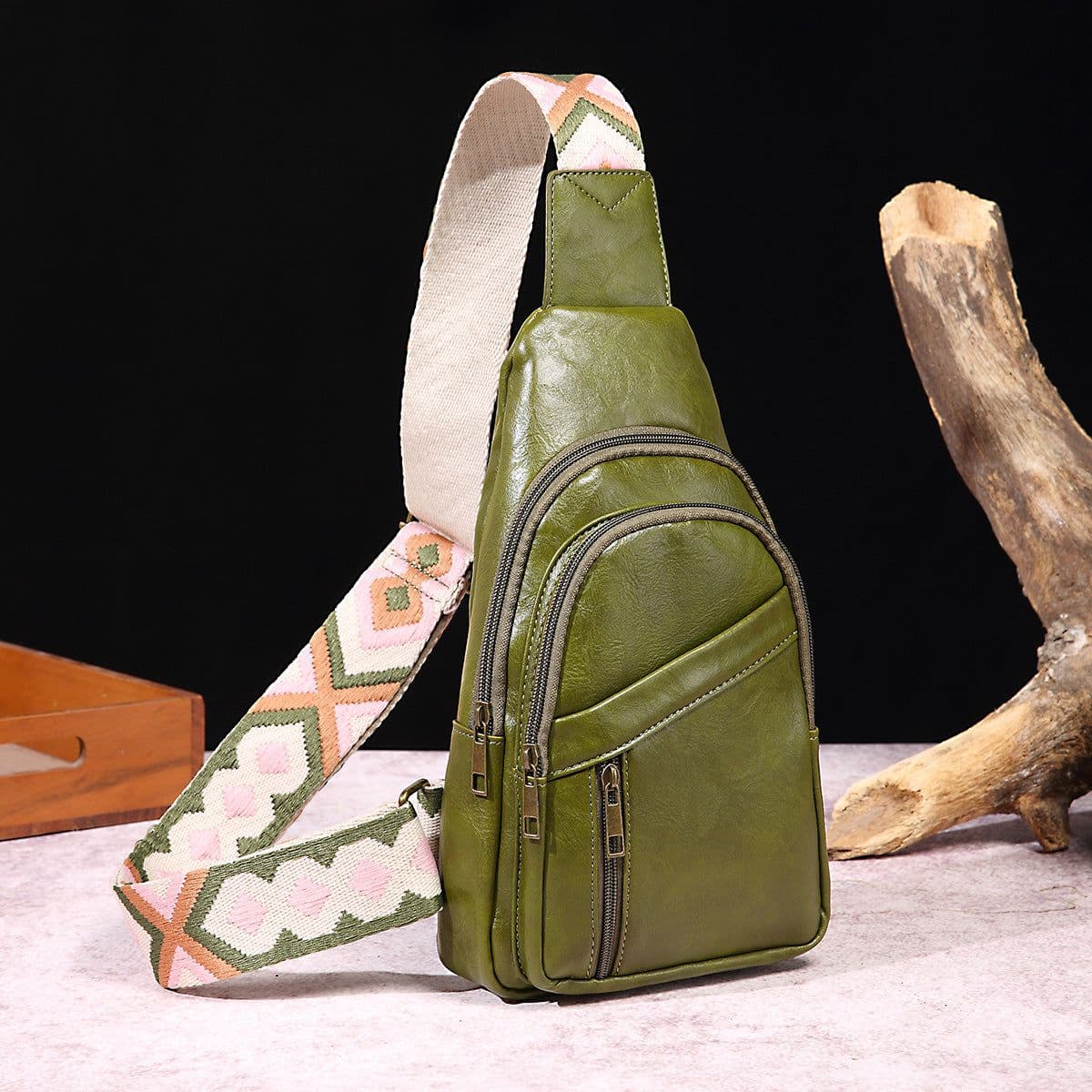 image-European And American Ladies Casual Fashion Retro Chest Bag