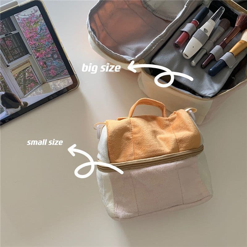 image-Cute Toast Bread Cosmetic Bag Large Capacity Ins Style Good-looking Portable Storage Bag Portable Cross Body Camera Bag