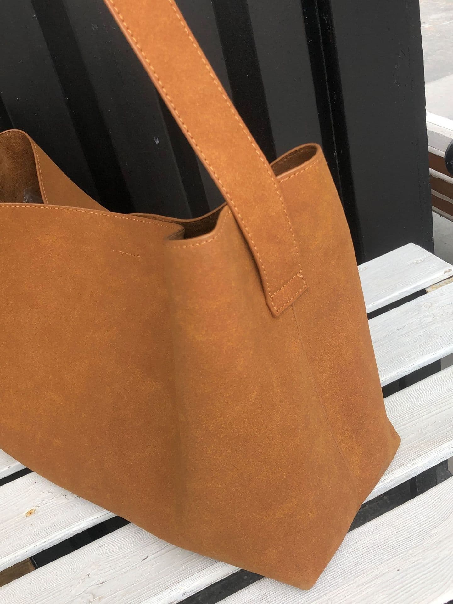 image-Special-interest Design Suede Belt Buckle Shoulder Strap Bucket Bag