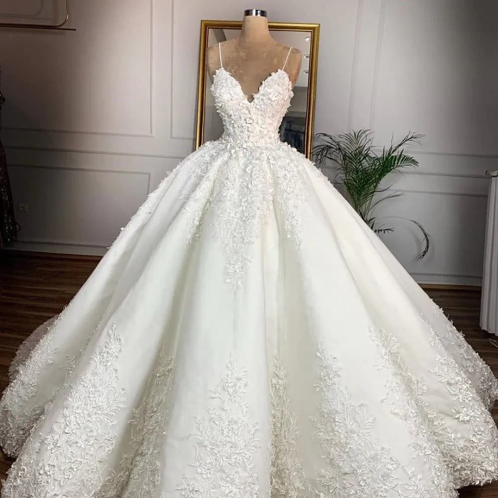 image-Deep V-neck Sexy Lace Floor-length Wedding Dress Romantic Aura Dignified Wedding Banquet Welcome 2024 New Spring