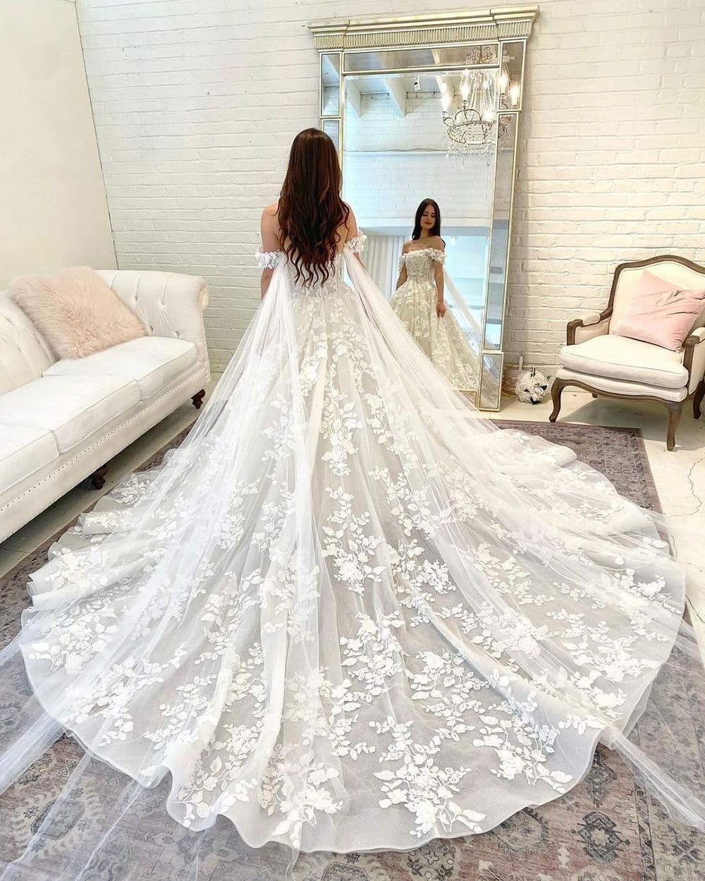 image-Light Wedding Dress French Trailing Simple