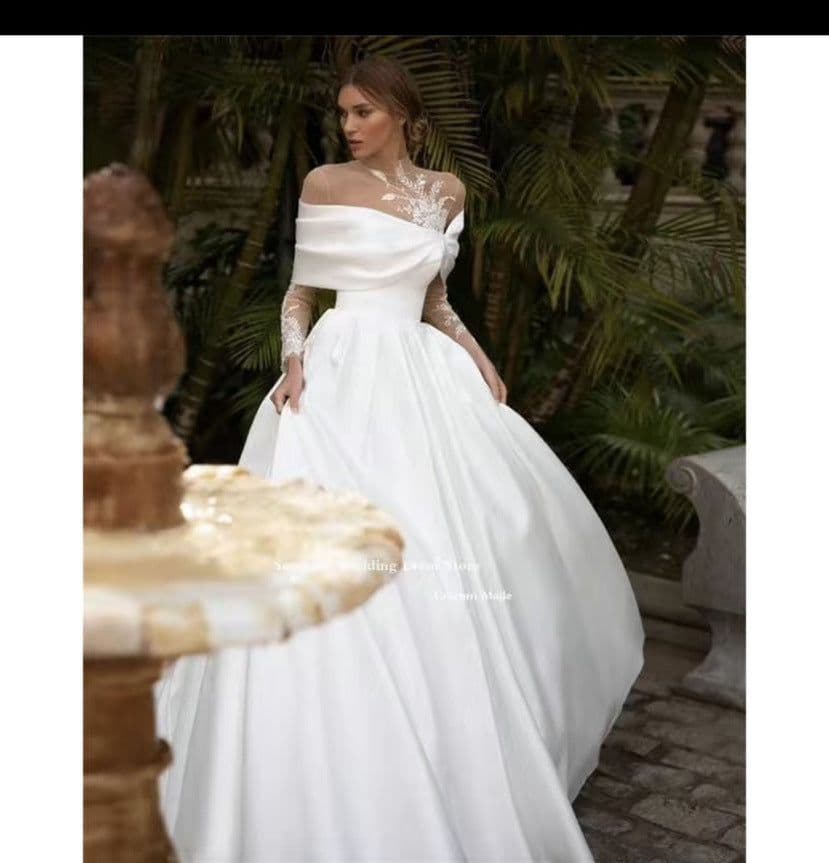 image-Raglan Sleeve Long Sleeve White Tutu Skirt Satin Wedding Dress