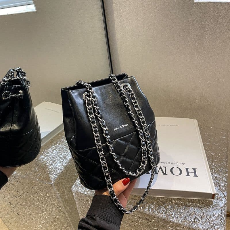 image-Korean Style Simple Women's Fashion Diamond Texture One-shoulder Bucket Crossbody Bag