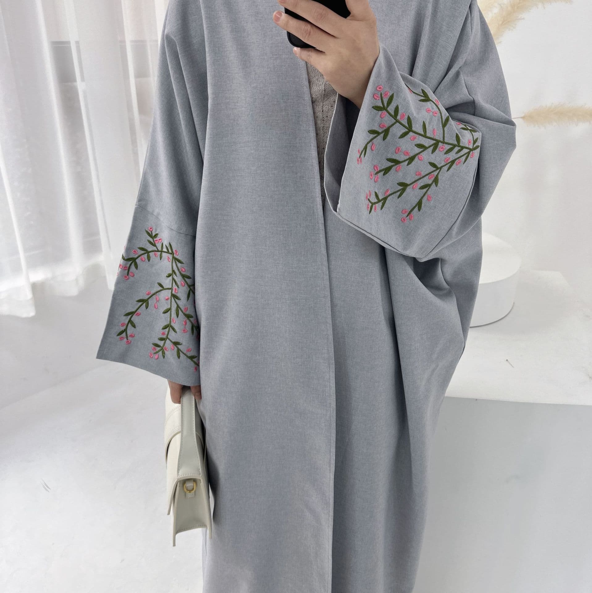 image-Dubai Middle East Turkey Dubai Flower Embroidered Elegant Cardigan Robe