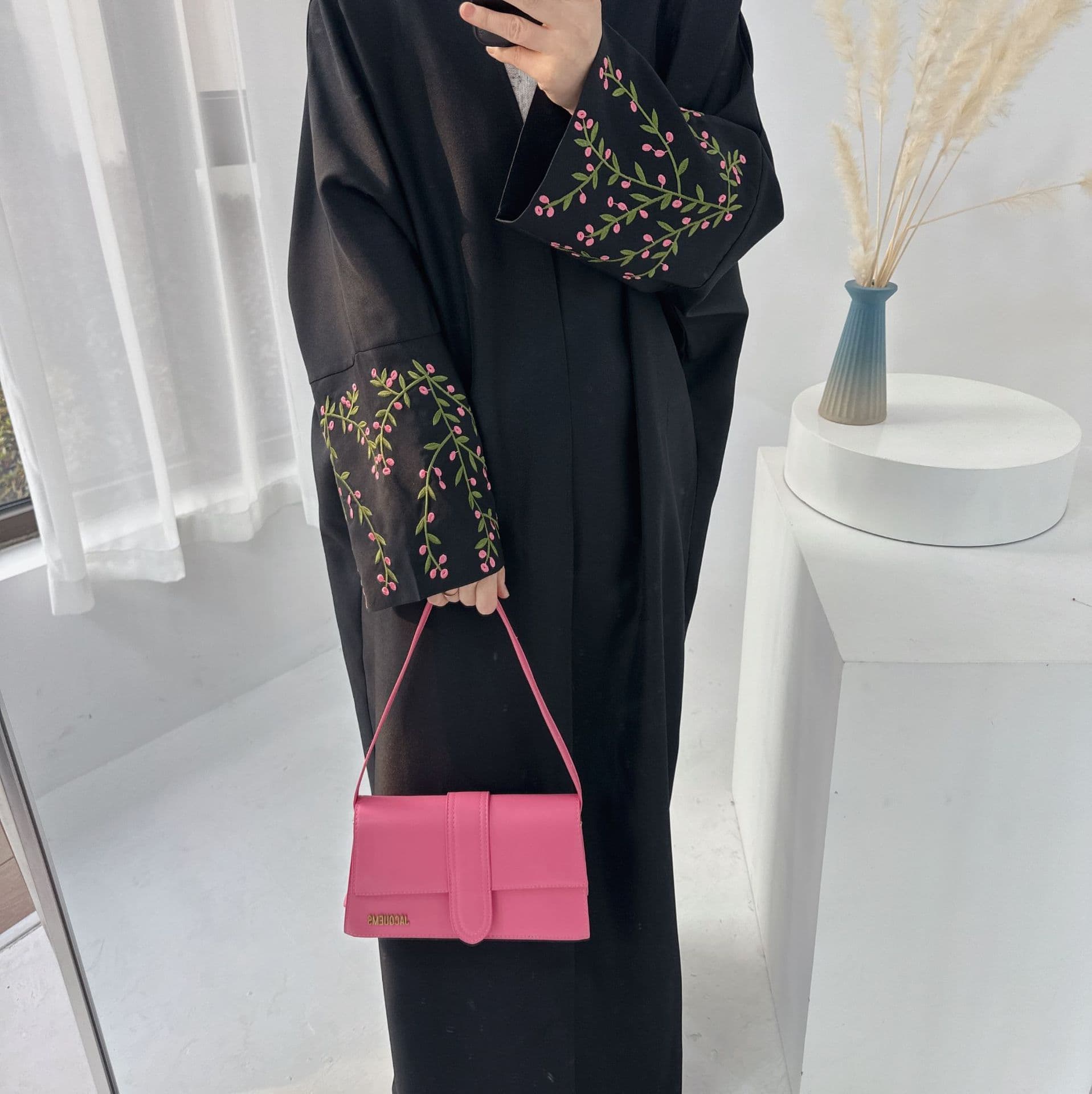 image-Dubai Middle East Turkey Dubai Flower Embroidered Elegant Cardigan Robe