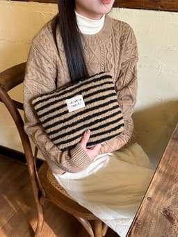 image-Winter Plush Color Polka Dot Large Capacity Travel Skincare Cosmetic Storage Bag