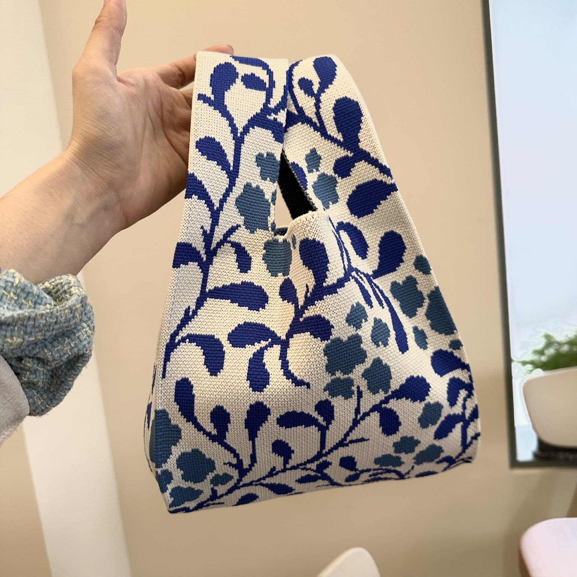 image-Women's Knitted Simple Branch Printed Handbag