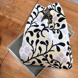 image-Women's Knitted Simple Branch Printed Handbag