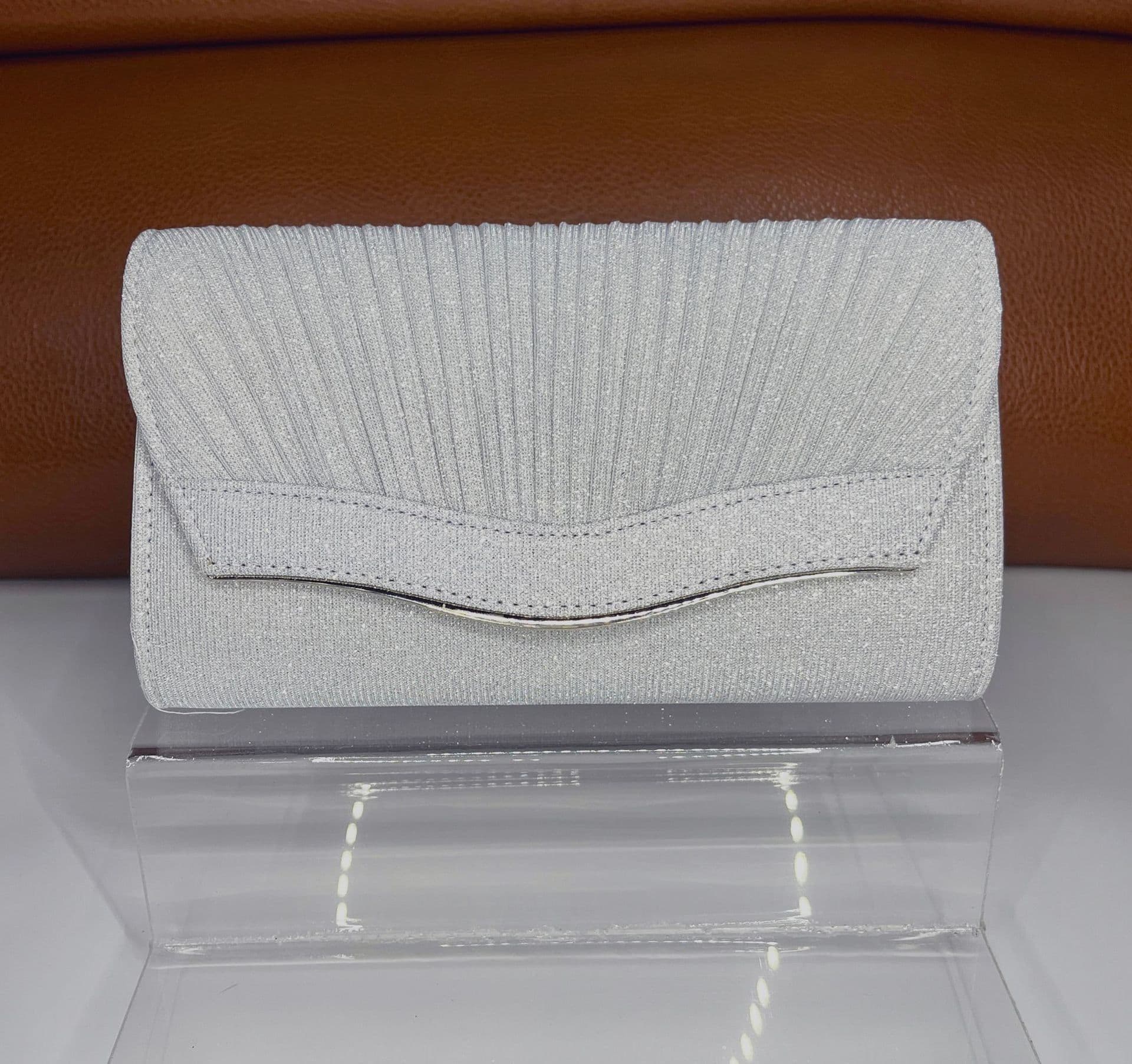 image-Dinner Clutch Flip Solid Color