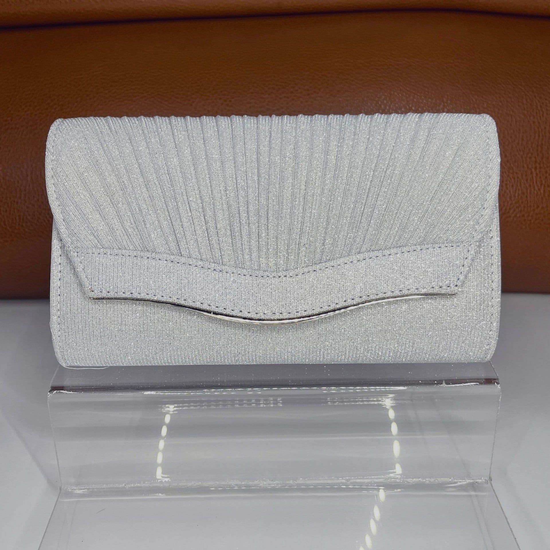 image-Dinner Clutch Flip Solid Color