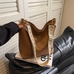image-New Simple Leisure Bucket Bag Minority Fashion Shoulder Bag