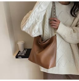 image-New Simple Leisure Bucket Bag Minority Fashion Shoulder Bag