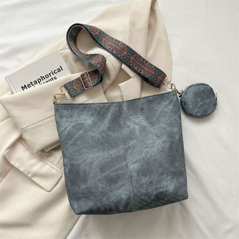 image-Large Capacity Fashion Vintage Wide Shoulder Strap Shoulder Bag