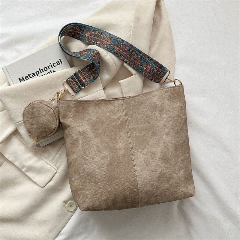 image-Large Capacity Fashion Vintage Wide Shoulder Strap Shoulder Bag