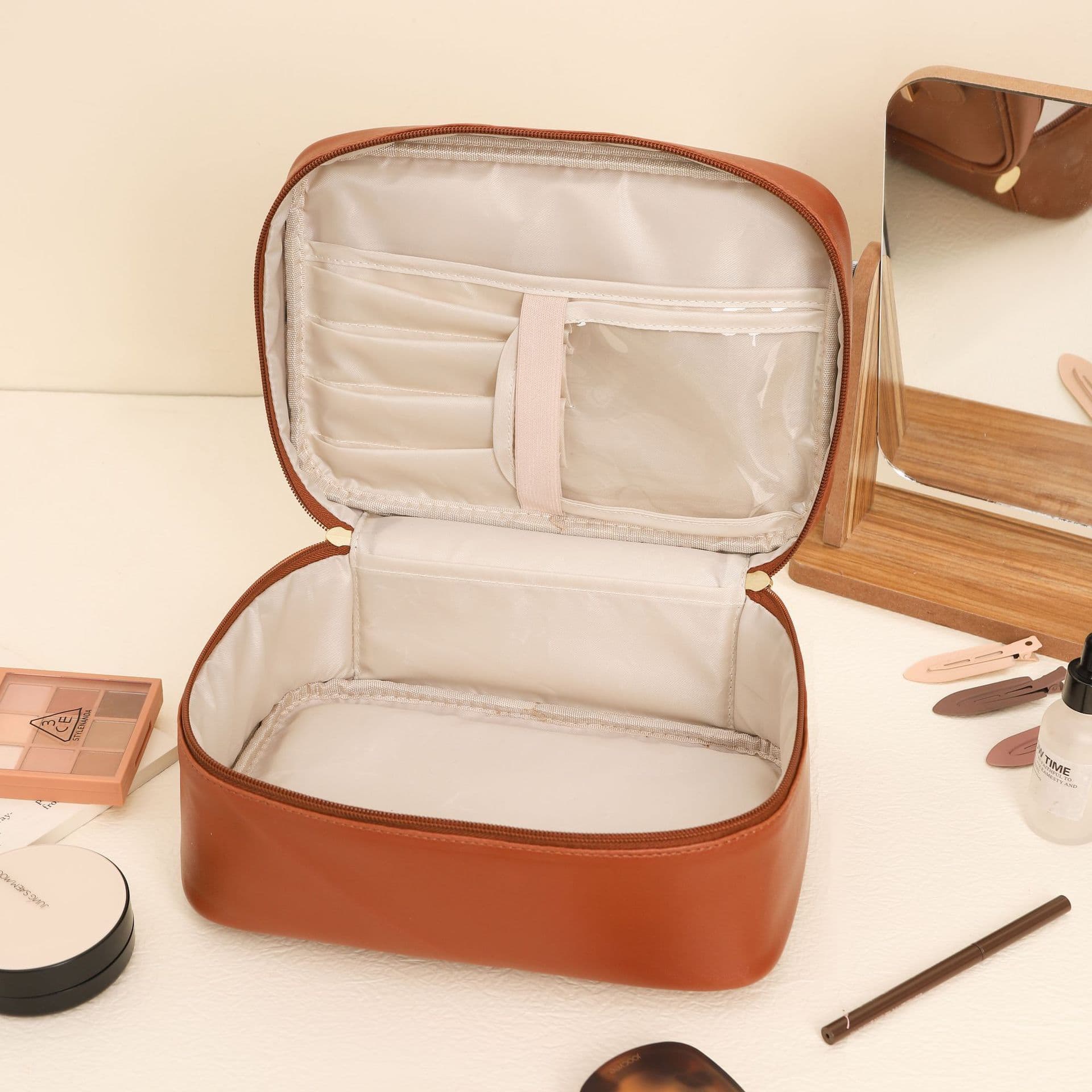 image-Large Capacity PU Waterproof Student Portable Portable Toiletry Bag