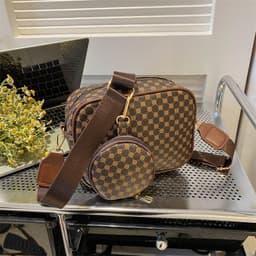 image-Presbyopic One-shoulder Crossbody Square Pouch Women's Bag
