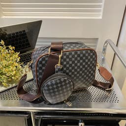 image-Presbyopic One-shoulder Crossbody Square Pouch Women's Bag