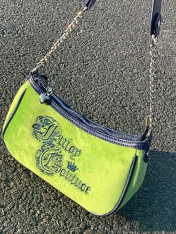image-Vintage Grass Embroidered Velvet Shoulder Handbag