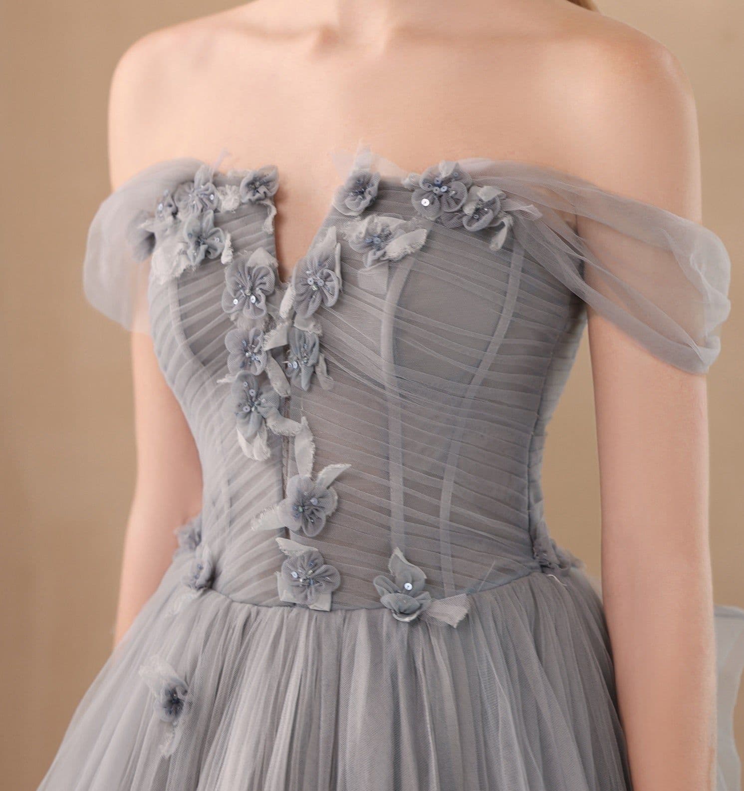 image-Dinner Annual Meeting Host Blue Off-shoulder Petal Dress For Women