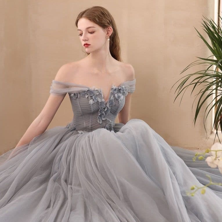 image-Dinner Annual Meeting Host Blue Off-shoulder Petal Dress For Women