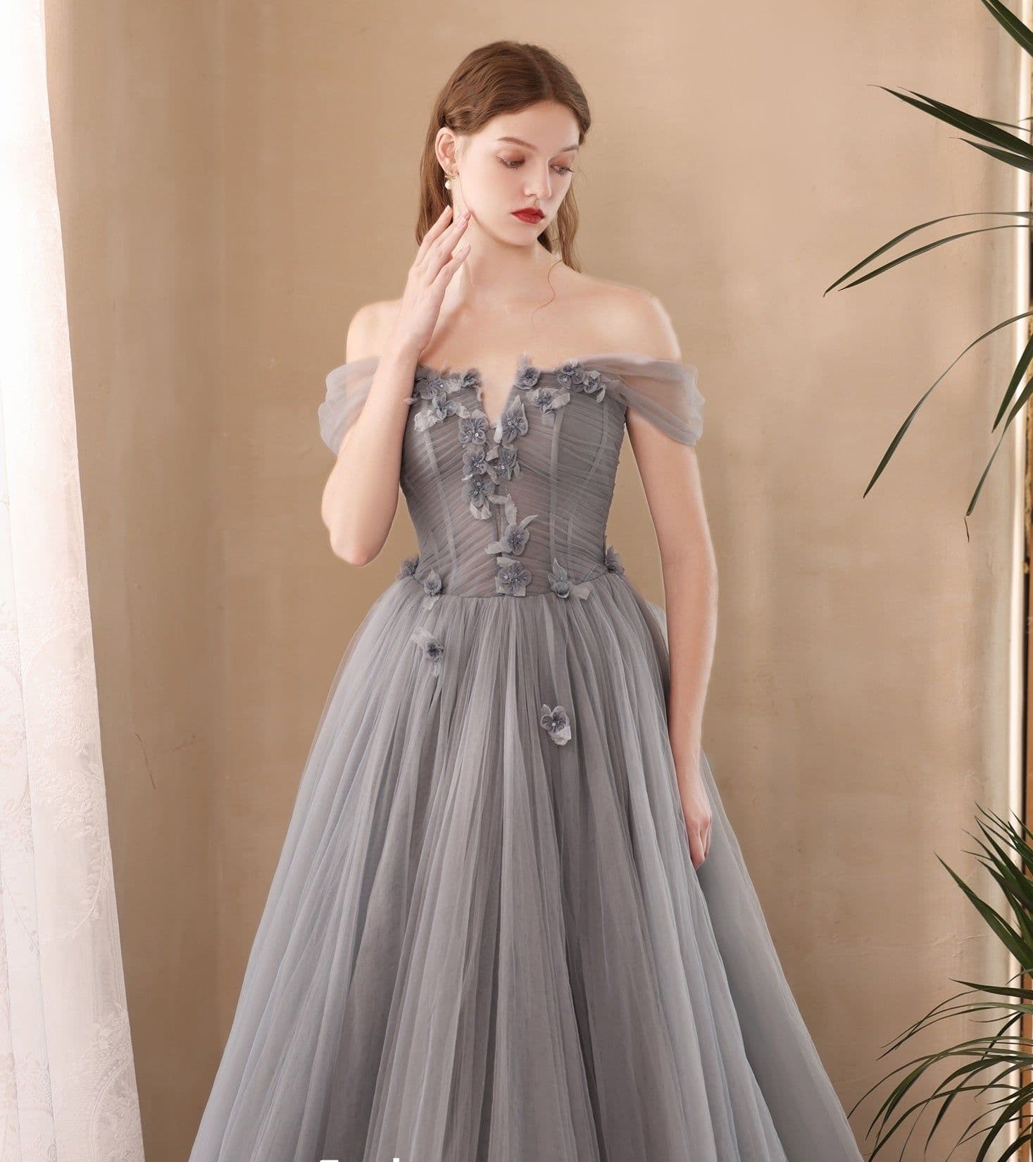 image-Dinner Annual Meeting Host Blue Off-shoulder Petal Dress For Women