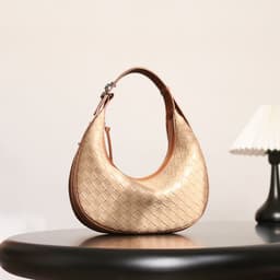 image-Design Niche Genuine Leather Bag Women's Woven