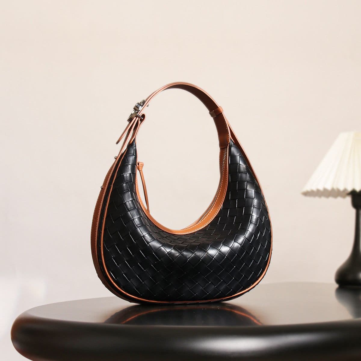 image-Design Niche Genuine Leather Bag Women's Woven