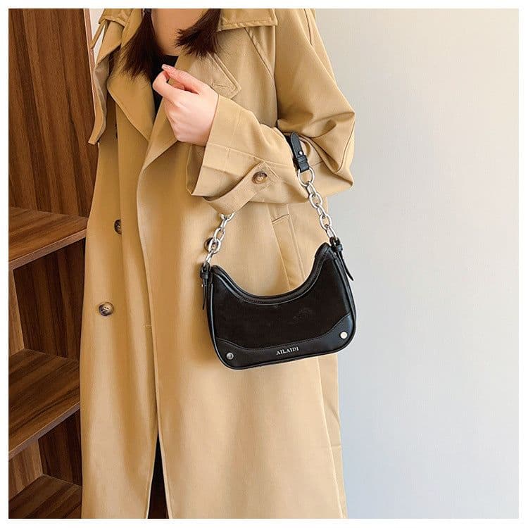 image-Women's Frosted Vintage Autumn And Winter Textured Shoulder Messenger Bag