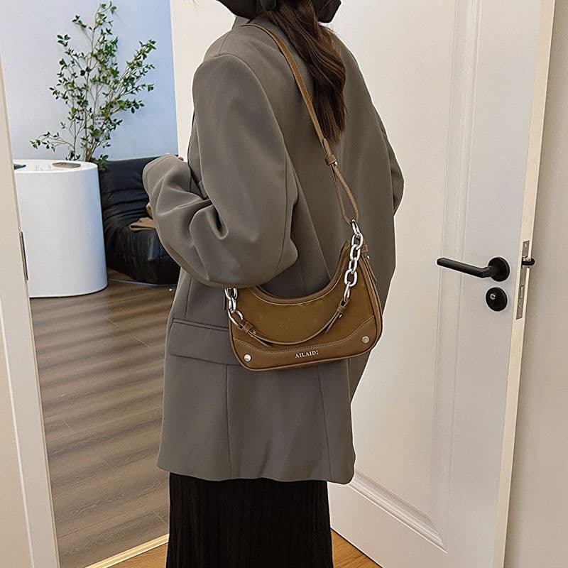 image-Women's Frosted Vintage Autumn And Winter Textured Shoulder Messenger Bag