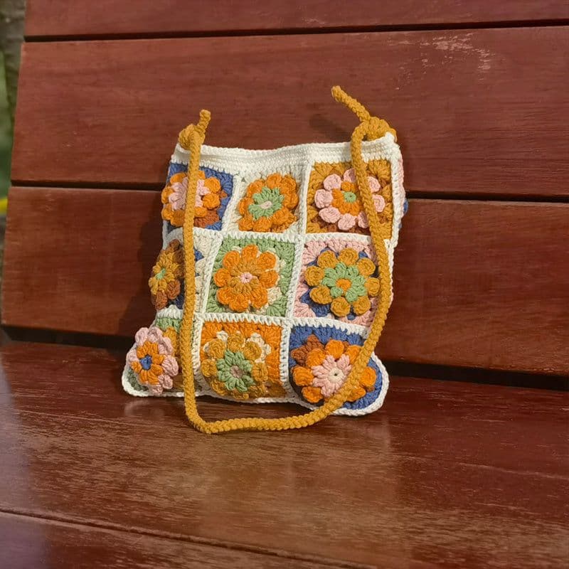 image-Diy Hand-woven Kaleidoscope Woolen Yarn Bag