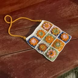 image-Diy Hand-woven Kaleidoscope Woolen Yarn Bag