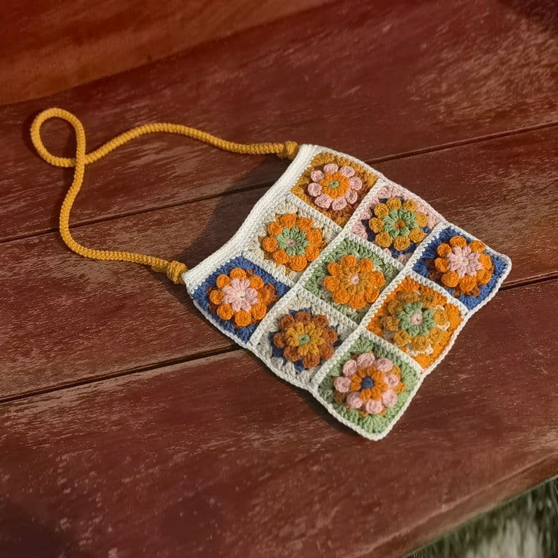 image-Diy Hand-woven Kaleidoscope Woolen Yarn Bag