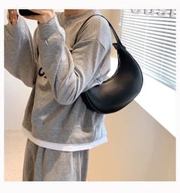 image-Casual Internet Celebrity Women's Shoulder Bag Versatile High Quality