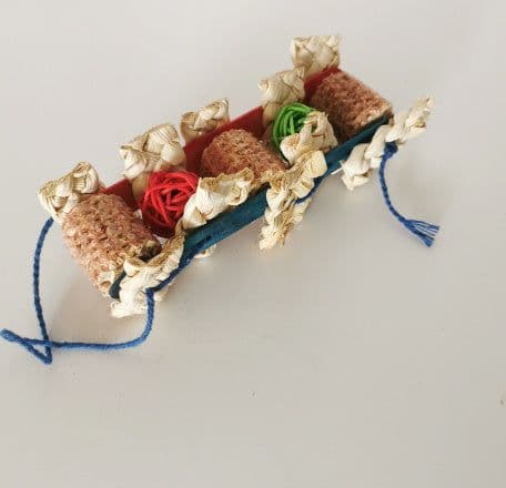 image-Creative Parrot Corn Cob Bite String Wooden Bite Toy
