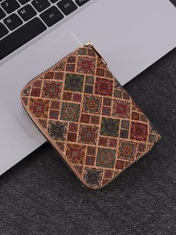 image-Retro Unisex Stylish And Portable Card Holder