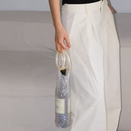 image-Diamond Red Wine Hand-woven Light Luxury Warm Cup Bag Good-looking Portable