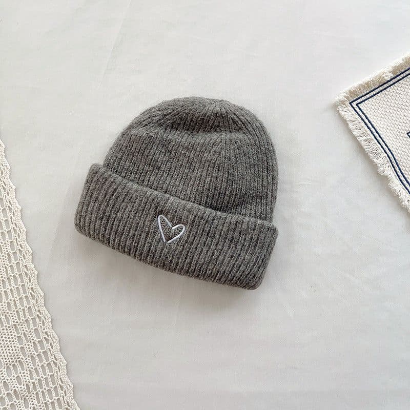 image-Heart Embroidery Solid Color Children Woolen Knitted Hat