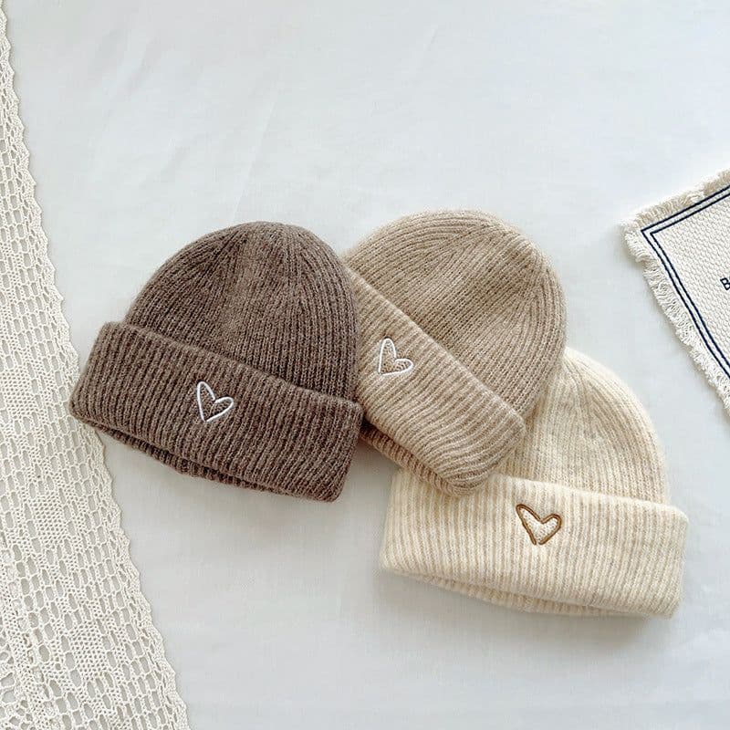 image-Heart Embroidery Solid Color Children Woolen Knitted Hat
