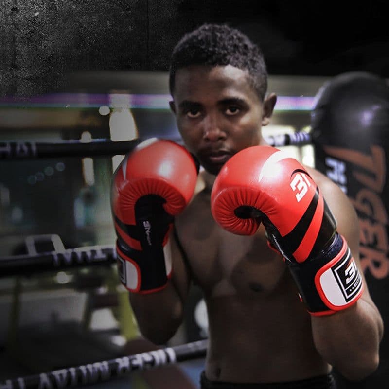 image-Boxing gloves fighting Muay Thai training punching punching gloves