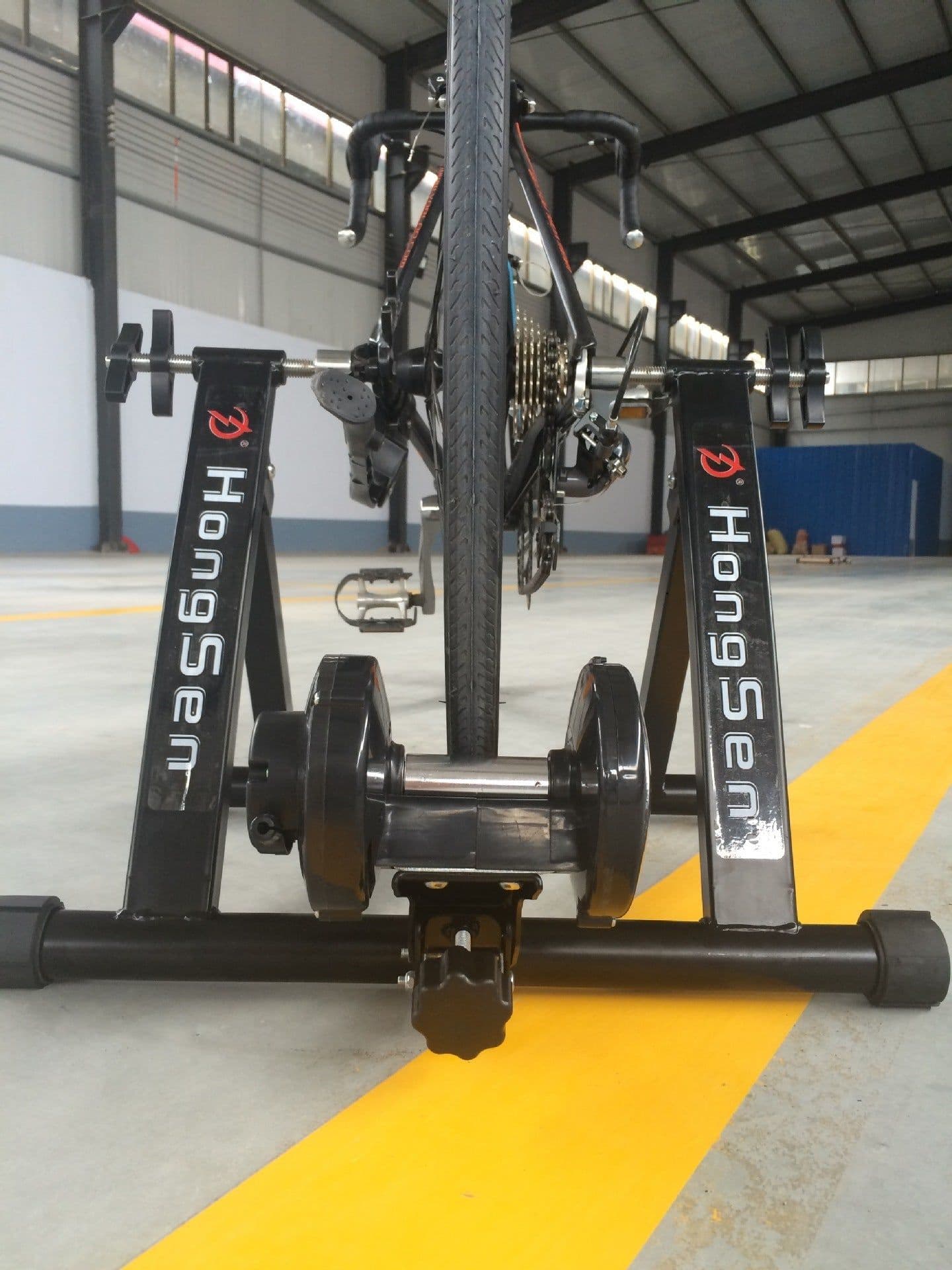 image-Line controlled cycling training table magnetoresistance line control indoor exercise equipment parking frame single car equipment sports fitness platform