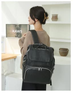 image-Leisure Crib Baby Diaper Bag Lightweight And Large Capacity Splash-proof Multi-purpose Shoulder Mummy Backpack