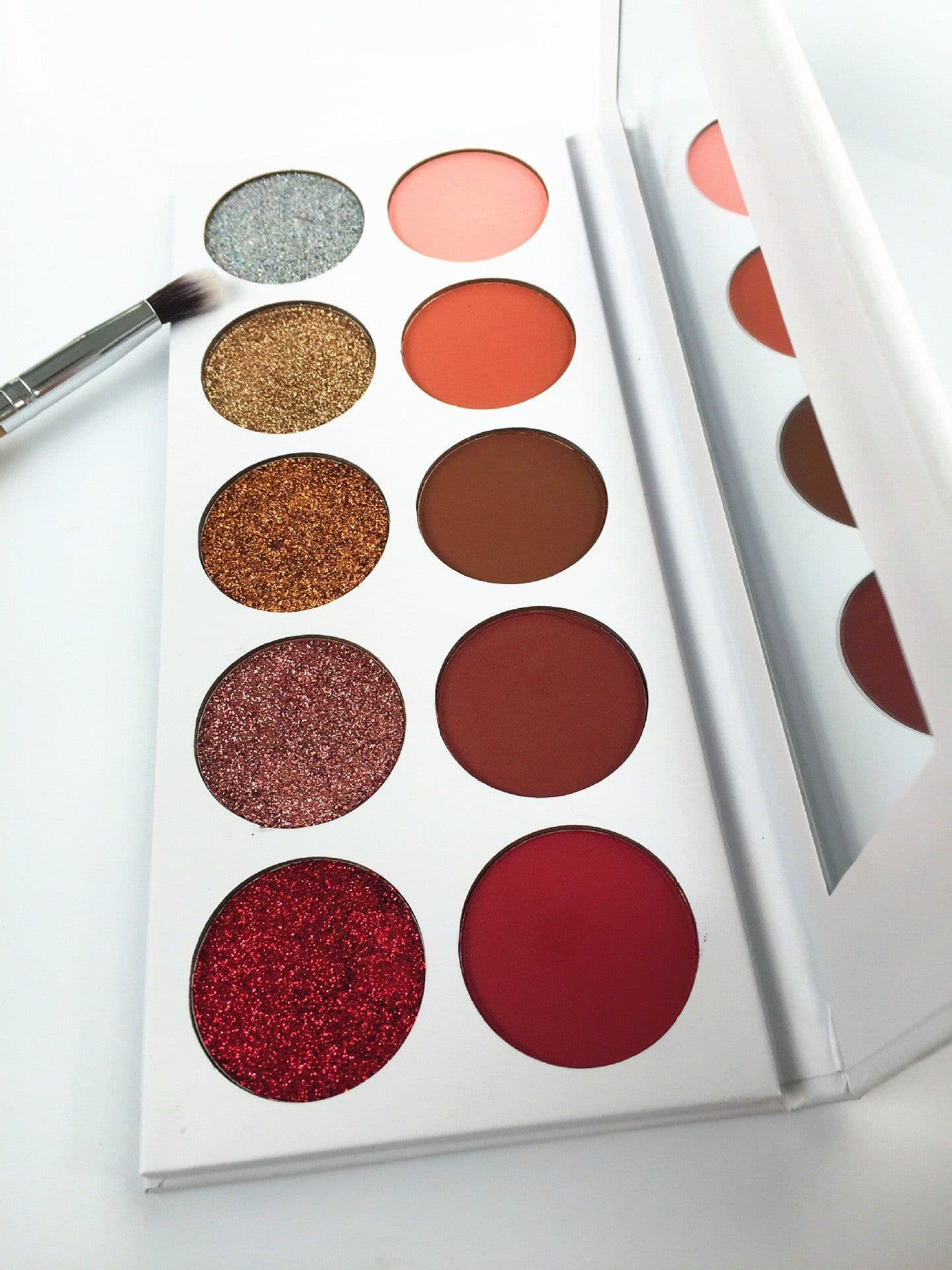 image-Super Color High Quality And Good Stock Eyeshadow Palette
