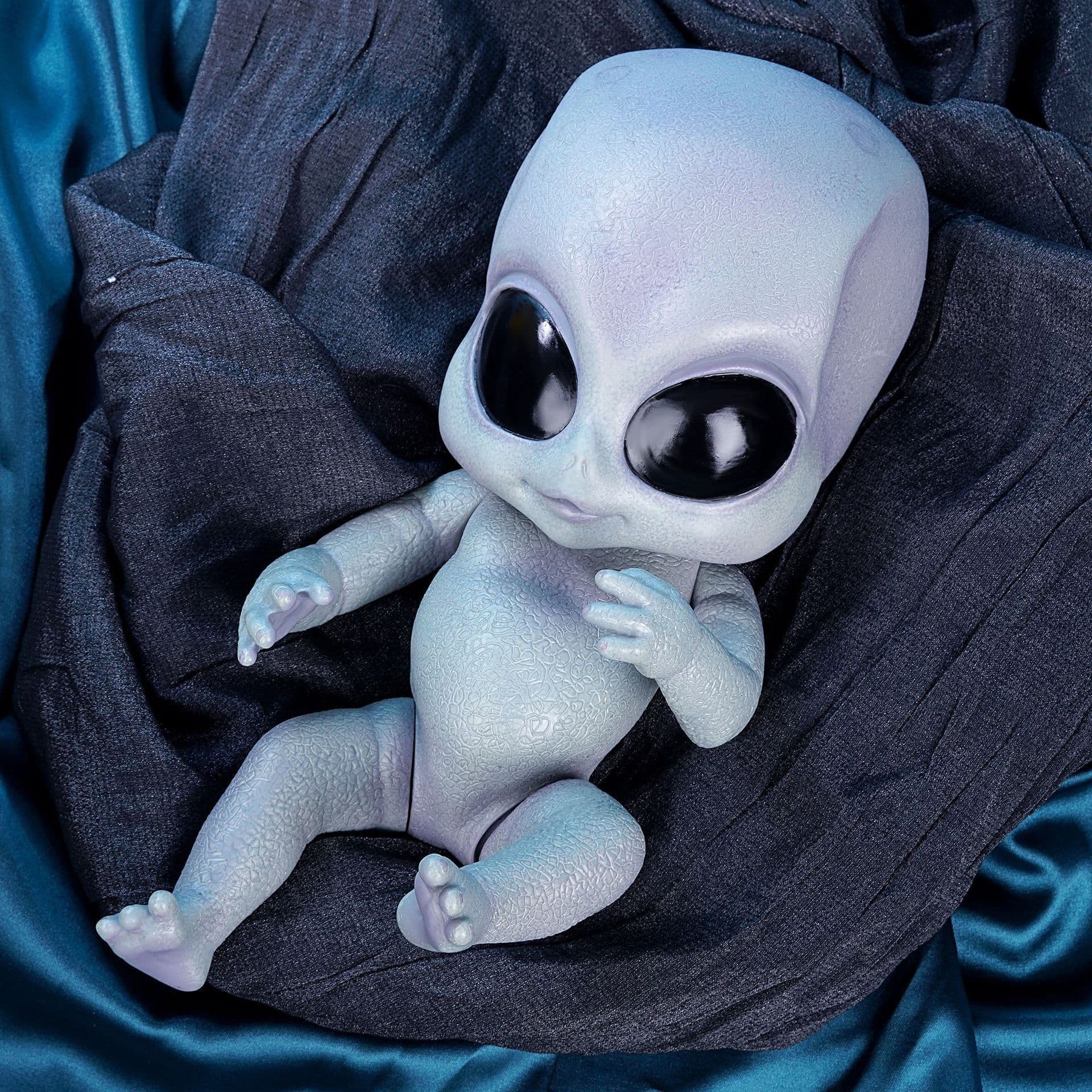 image-Simulation Alien Doll