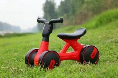 image-Plastic No-pedal Baby Kids Push Balance Bike Three Wheels Tricycle Baby Mini Balance Bike