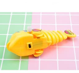 image-Children'S Toy Swing Fish Clockwork On The Chain, Small Animals Can Run, Cartoon Creative Gifts, Moving Fish, Swing Tail Fish