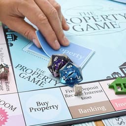 image-Eye Crystal Symphony Polygonal Dice Set Toy