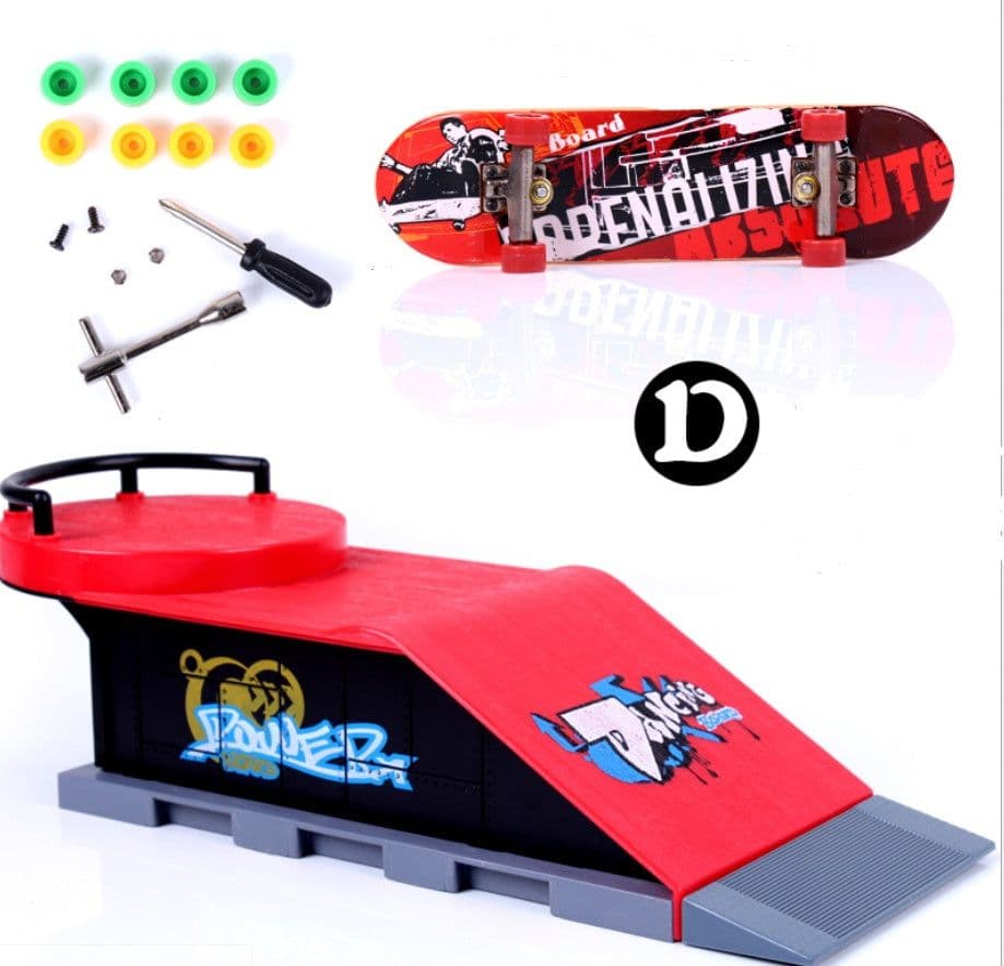 image-Fashion Children's Finger Skateboard Props Alloy